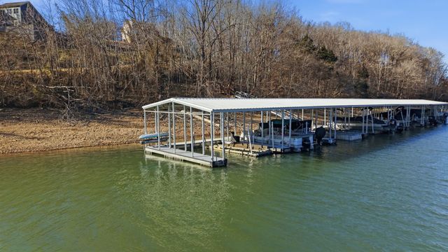 100 Cindy Cir, Tullahoma, TN 37388