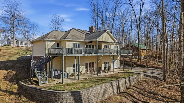 100 Cindy Cir, Tullahoma, TN 37388