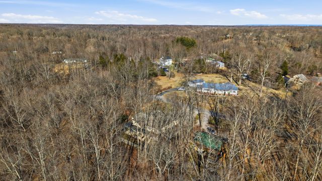 100 Cindy Cir, Tullahoma, TN 37388