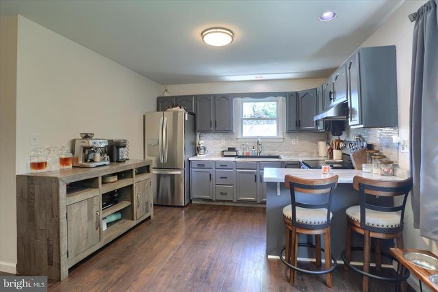 104 CLARKTON CT, Lemoyne, PA 17043