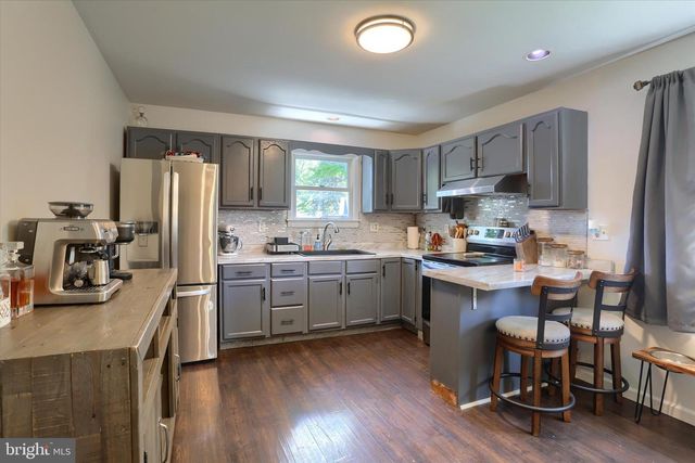 104 CLARKTON CT, Lemoyne, PA 17043