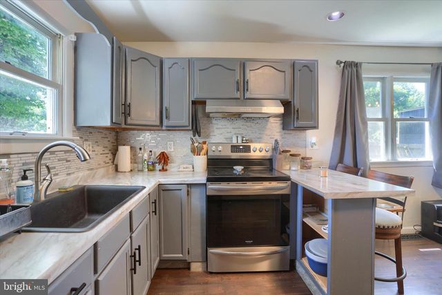 104 CLARKTON CT, Lemoyne, PA 17043
