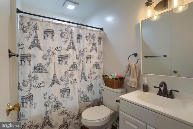 104 CLARKTON CT, Lemoyne, PA 17043