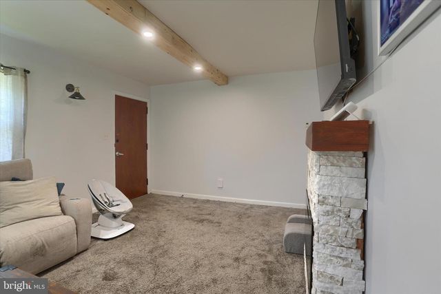104 CLARKTON CT, Lemoyne, PA 17043