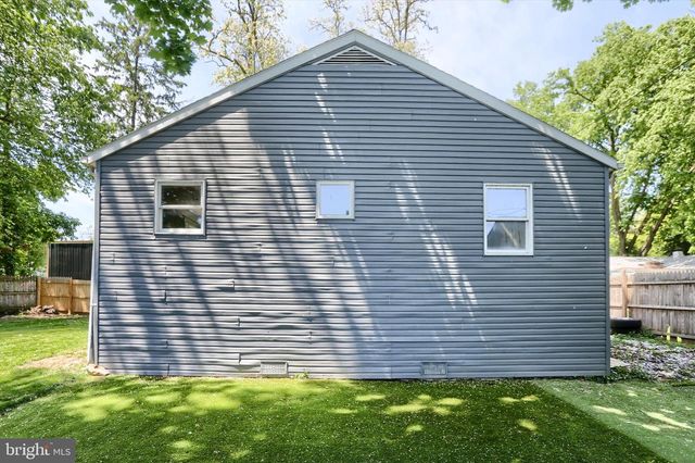 104 CLARKTON CT, Lemoyne, PA 17043