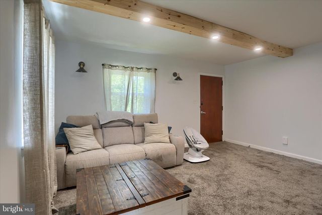 104 CLARKTON CT, Lemoyne, PA 17043