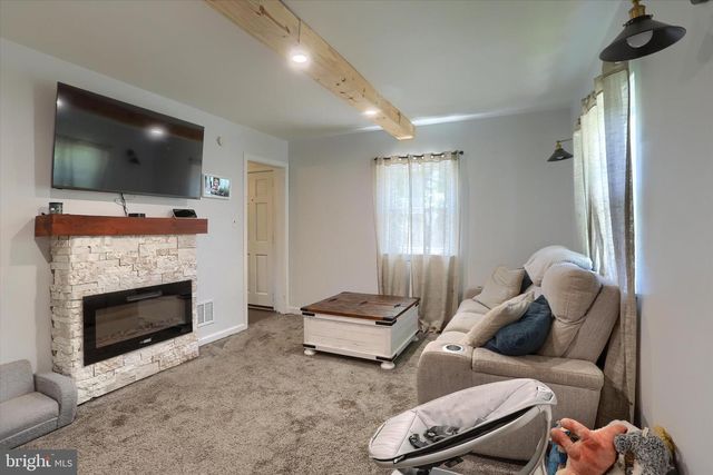 104 CLARKTON CT, Lemoyne, PA 17043