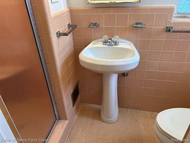 15251 Rosemary Boulevard, Oak Park, MI 48237