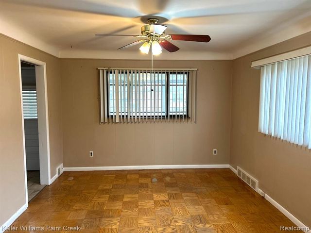 15251 Rosemary Boulevard, Oak Park, MI 48237