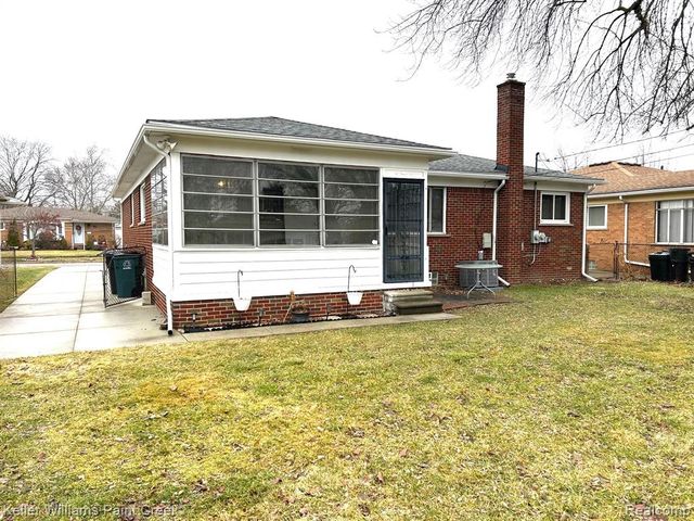 15251 Rosemary Boulevard, Oak Park, MI 48237