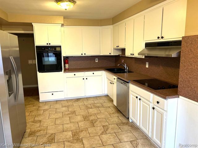 15251 Rosemary Boulevard, Oak Park, MI 48237