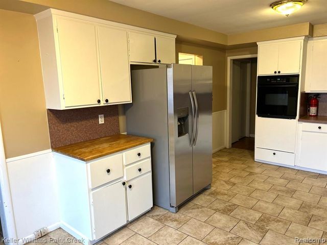 15251 Rosemary Boulevard, Oak Park, MI 48237