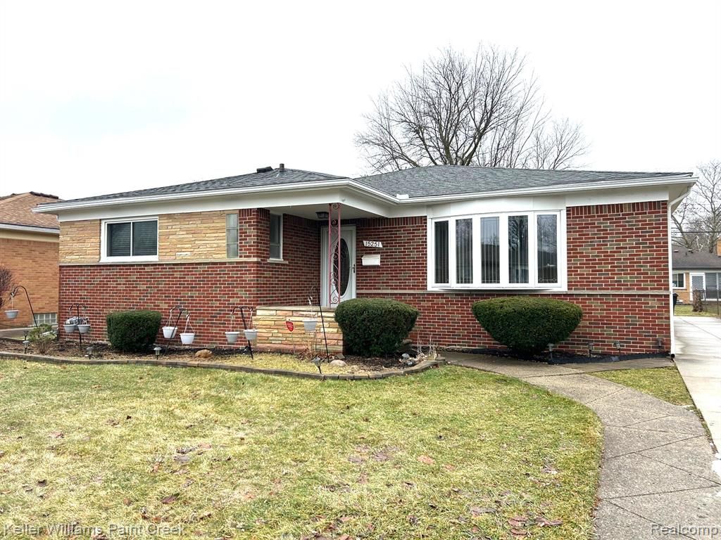 15251 Rosemary Boulevard, Oak Park, MI 48237