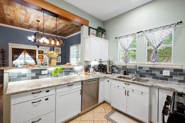 809 SW 5th Avenue, Mineral Wells, TX 76067