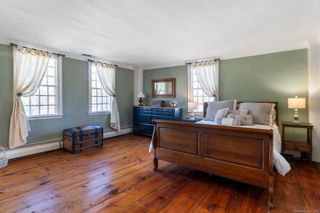 1696 Main Street, Glastonbury, CT 06033