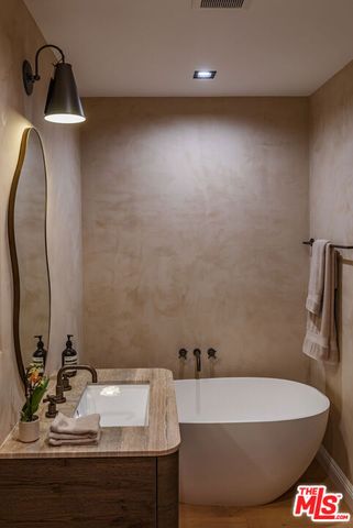 1851 Outpost Drive, Los Angeles, CA 90068