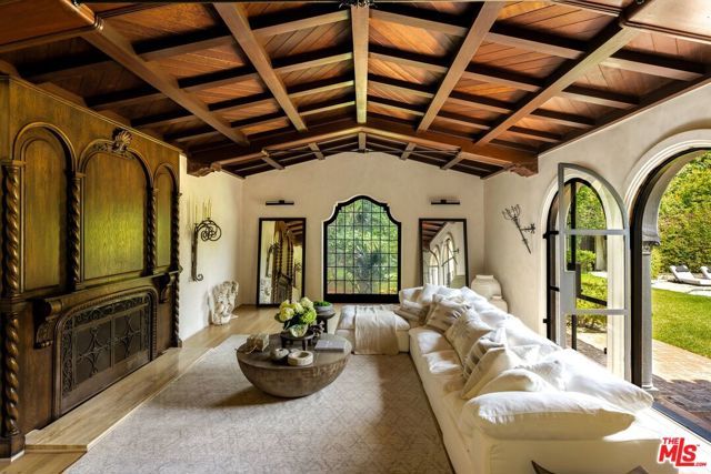 1851 Outpost Drive, Los Angeles, CA 90068