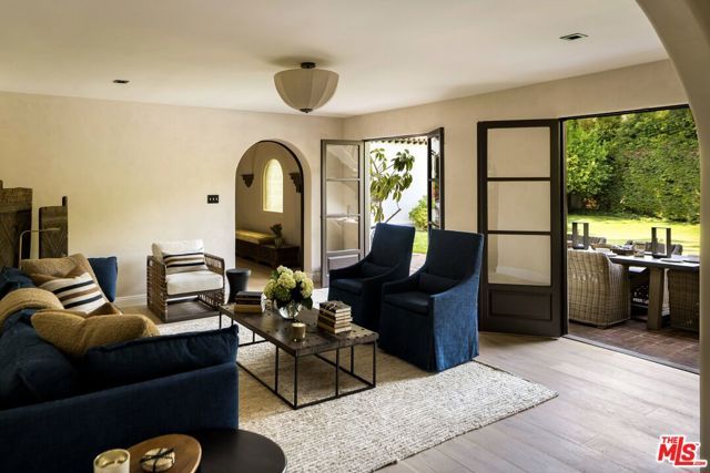 1851 Outpost Drive, Los Angeles, CA 90068