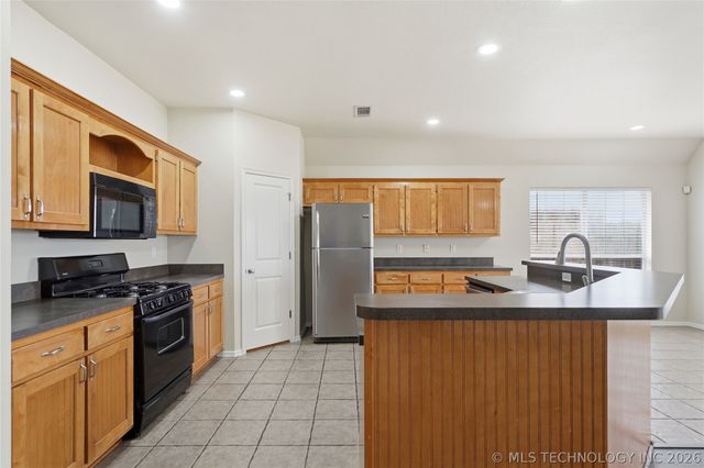 10400 N 114th East Avenue, Owasso, OK 74055