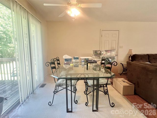 1213 Coventry Place NW, Conover, NC 28613