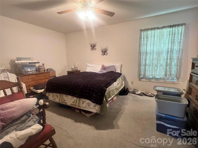 1213 Coventry Place NW, Conover, NC 28613