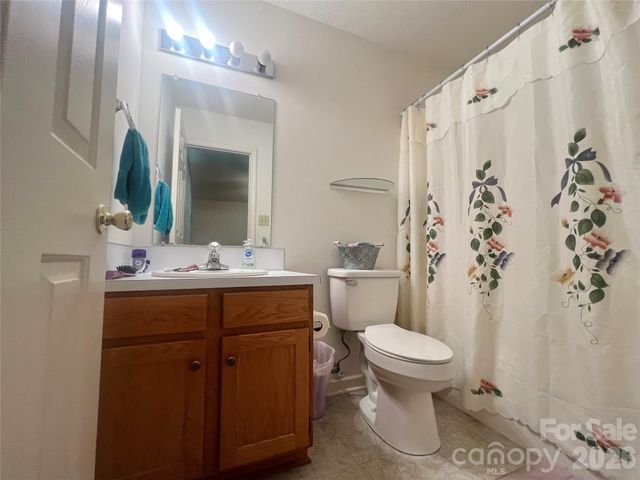 1213 Coventry Place NW, Conover, NC 28613