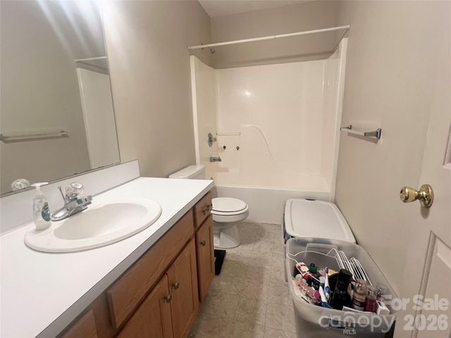 1213 Coventry Place NW, Conover, NC 28613