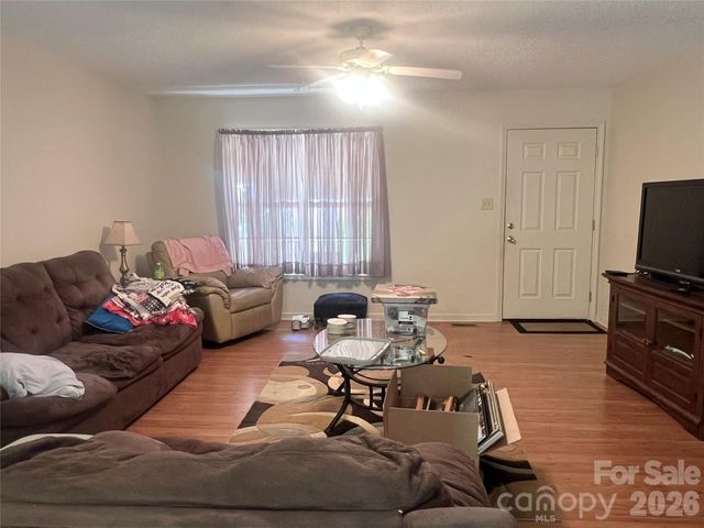 1213 Coventry Place NW, Conover, NC 28613