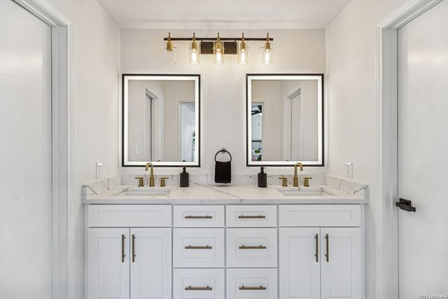 1430 Synandra, San Antonio, TX 78232