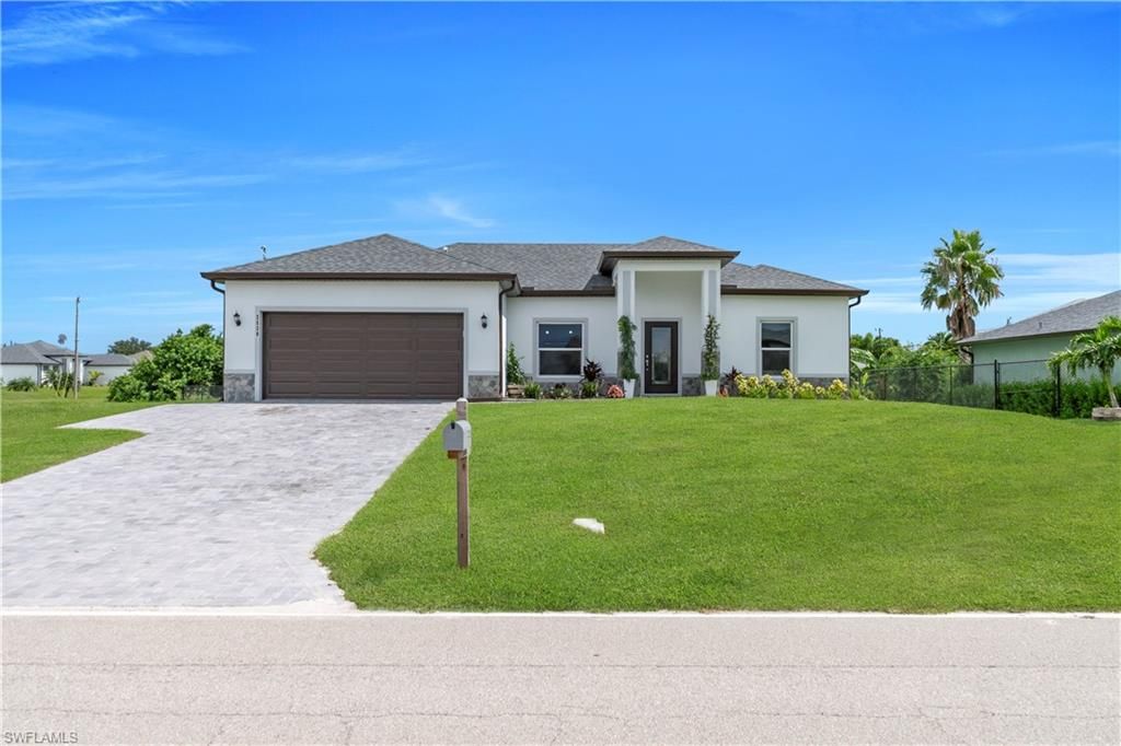 2520 Diplomat PKWY W, Cape Coral, FL 33993