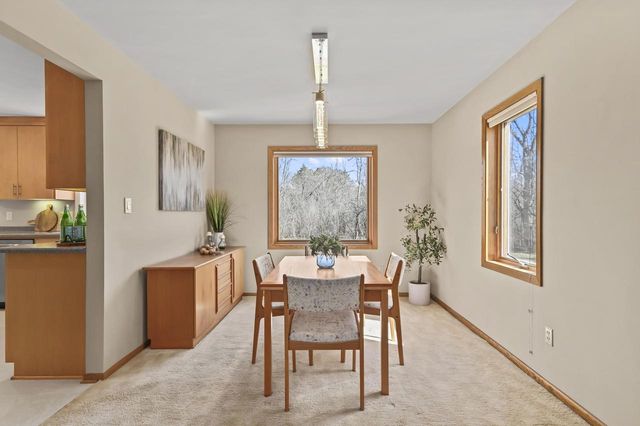 10510 N Stratford PLACE, Mequon, WI 53092