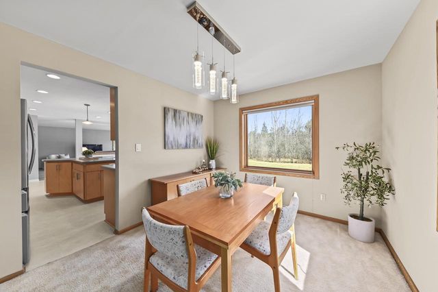 10510 N Stratford PLACE, Mequon, WI 53092