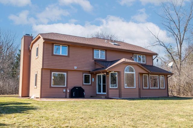 10510 N Stratford PLACE, Mequon, WI 53092