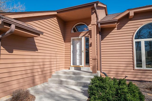 10510 N Stratford PLACE, Mequon, WI 53092