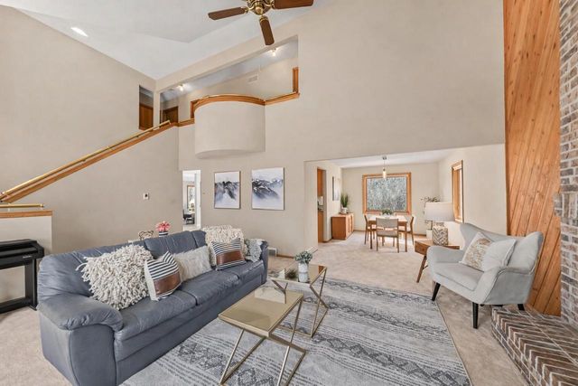 10510 N Stratford PLACE, Mequon, WI 53092