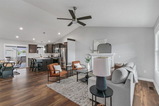 2320 SE Maxwell Drive, Waukee, IA 50263