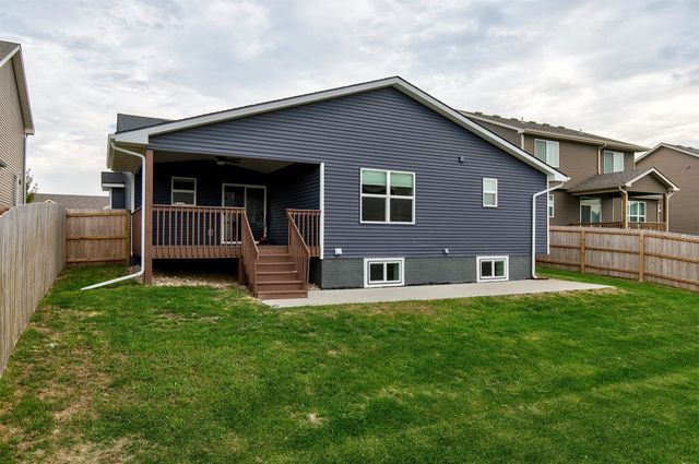 2320 SE Maxwell Drive, Waukee, IA 50263