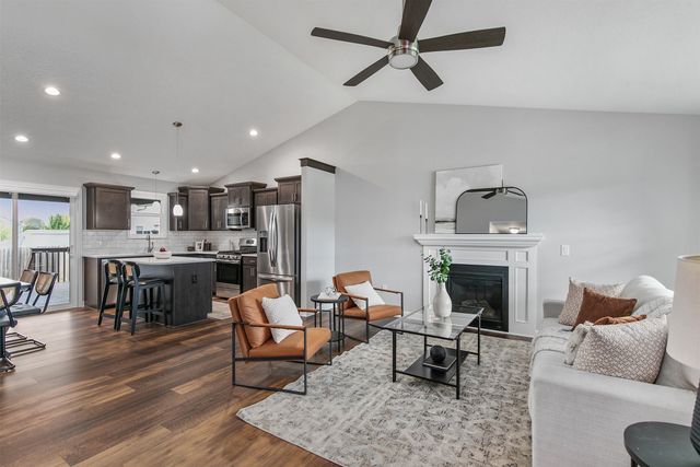 2320 SE Maxwell Drive, Waukee, IA 50263