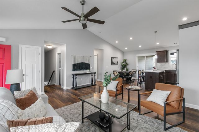 2320 SE Maxwell Drive, Waukee, IA 50263