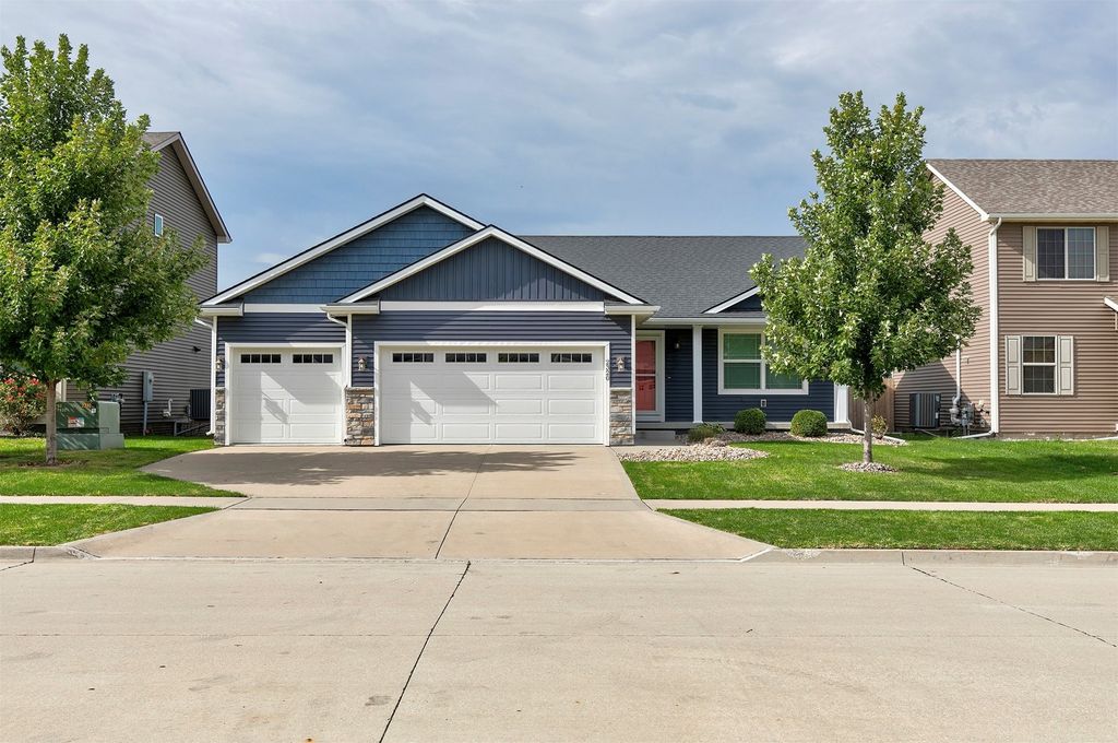 2320 SE Maxwell Drive, Waukee, IA 50263