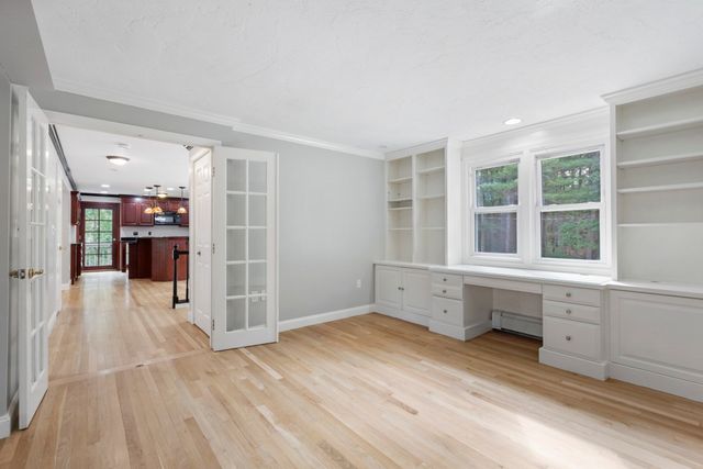 15 N Precinct St, Lakeville, MA 02347
