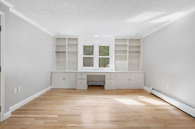 15 N Precinct St, Lakeville, MA 02347