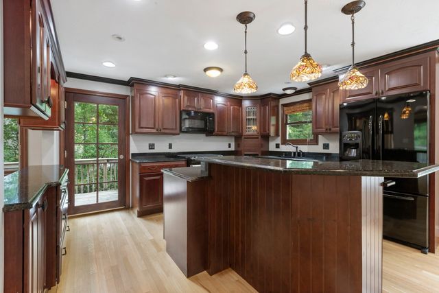 15 N Precinct St, Lakeville, MA 02347