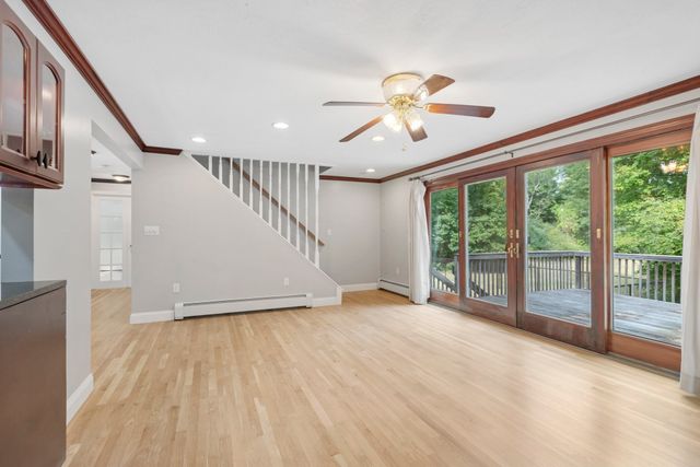 15 N Precinct St, Lakeville, MA 02347
