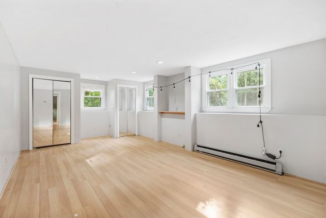 15 N Precinct St, Lakeville, MA 02347