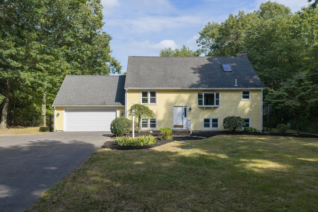 15 N Precinct St, Lakeville, MA 02347