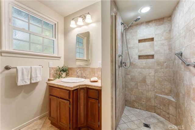 2429 Ganesha Avenue, Altadena, CA 91001