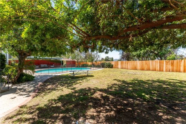 2429 Ganesha Avenue, Altadena, CA 91001