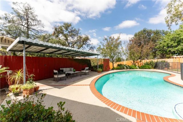 2429 Ganesha Avenue, Altadena, CA 91001