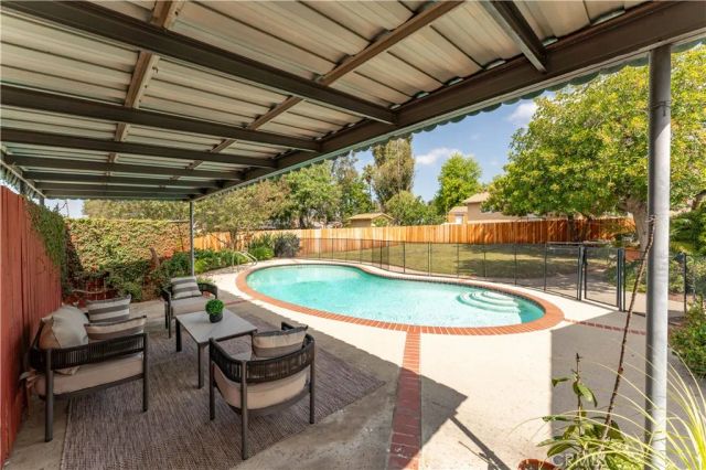2429 Ganesha Avenue, Altadena, CA 91001